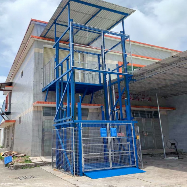 靖安建材厂室外升降货梯安装